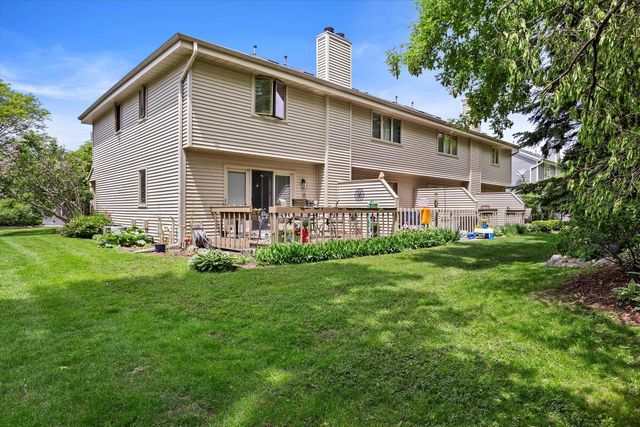 2419 Willowood DRIVE #B, Waukesha, WI 53188