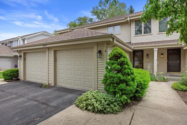 2419 Willowood DRIVE #B, Waukesha, WI 53188