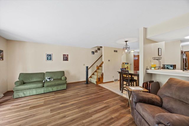 2419 Willowood DRIVE #B, Waukesha, WI 53188