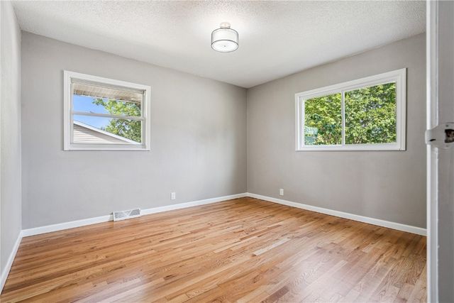 4417 Twin Pine Drive NE, Cedar Rapids, IA 52402