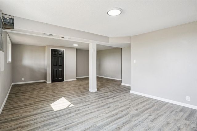 4417 Twin Pine Drive NE, Cedar Rapids, IA 52402