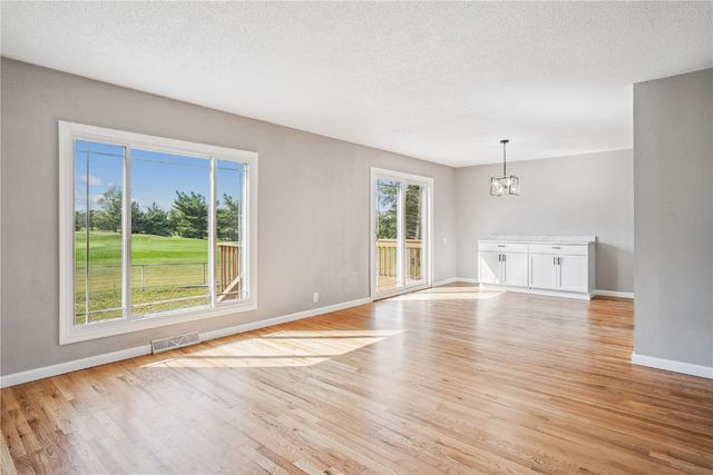 4417 Twin Pine Drive NE, Cedar Rapids, IA 52402