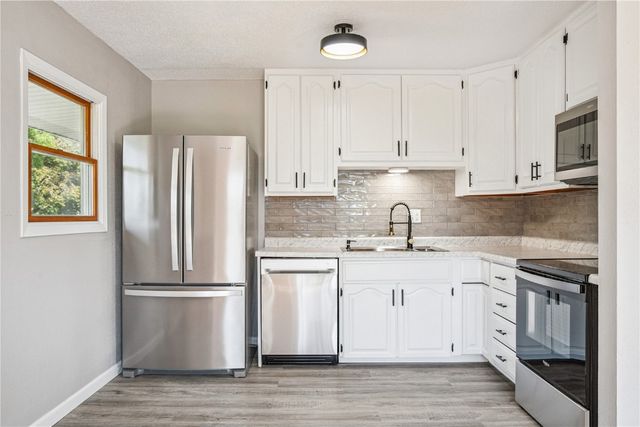 4417 Twin Pine Drive NE, Cedar Rapids, IA 52402