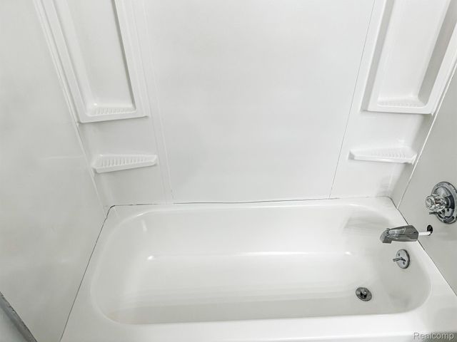 30515 W 14 MILE Road 30, Farmington Hills, MI 48334