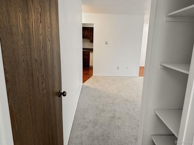 30515 W 14 MILE Road 30, Farmington Hills, MI 48334