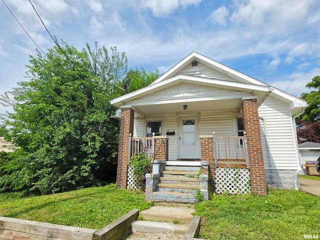 121 PERSHING Place, East Peoria, IL 61611