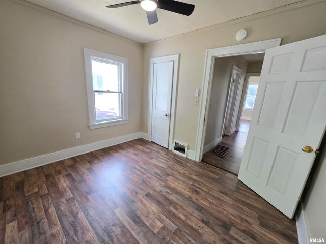 121 PERSHING Place, East Peoria, IL 61611