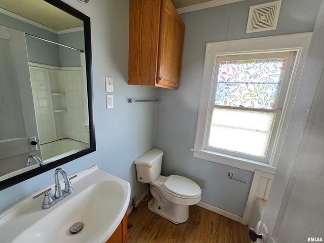 121 PERSHING Place, East Peoria, IL 61611
