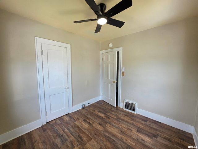 121 PERSHING Place, East Peoria, IL 61611