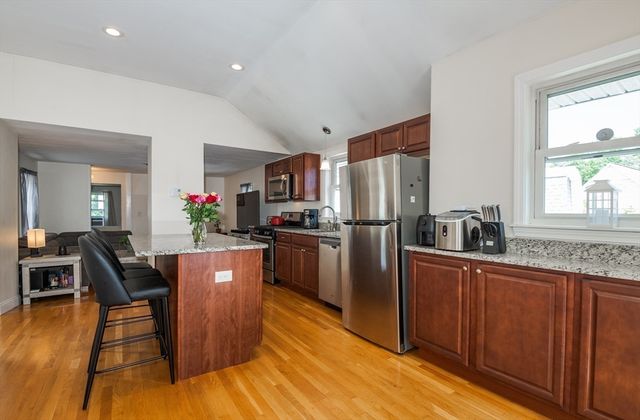 7 Park St, Melrose, MA 02176