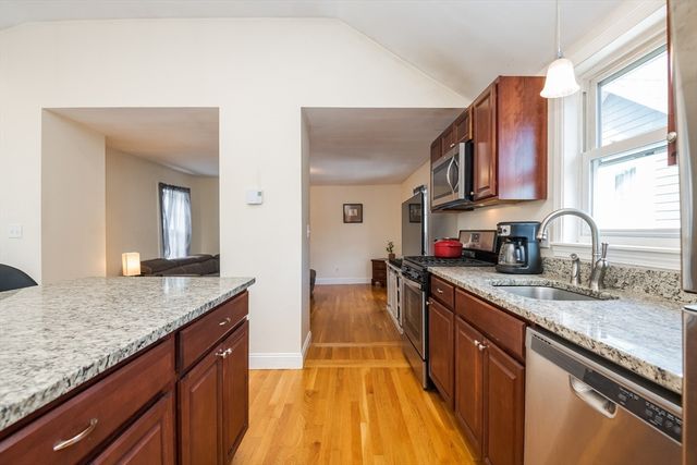 7 Park St, Melrose, MA 02176