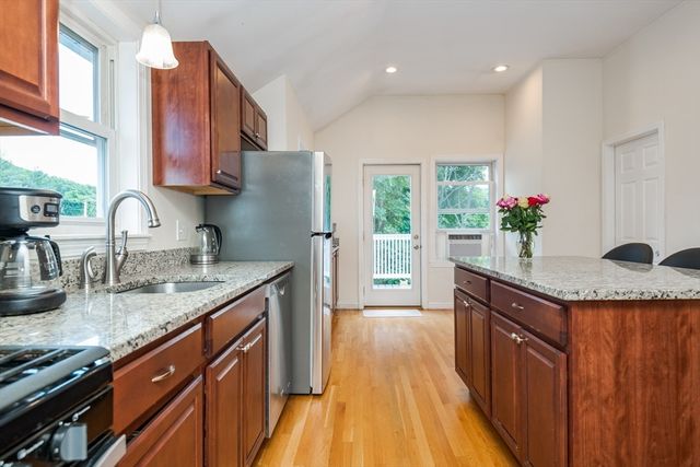 7 Park St, Melrose, MA 02176