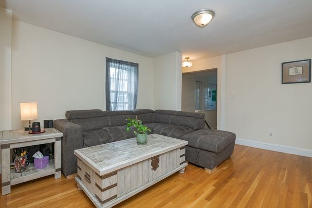 7 Park St, Melrose, MA 02176