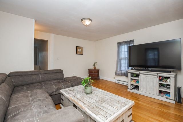 7 Park St, Melrose, MA 02176