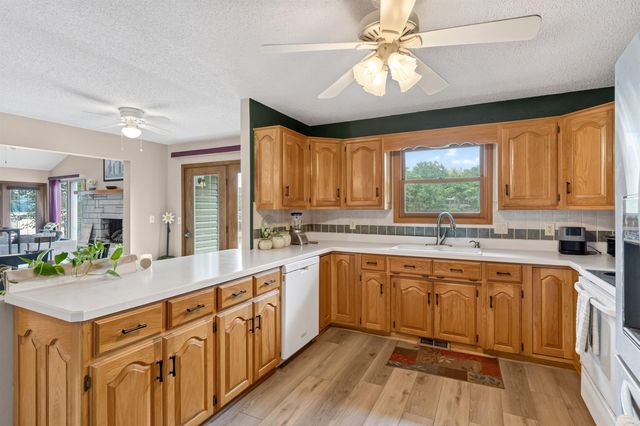 7 Llana Lane, Hot Springs Village, AR 71909