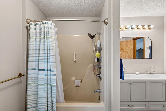 7 Llana Lane, Hot Springs Village, AR 71909