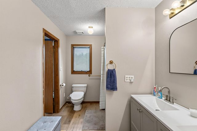 7 Llana Lane, Hot Springs Village, AR 71909