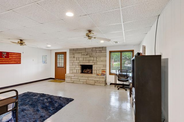 7 Llana Lane, Hot Springs Village, AR 71909