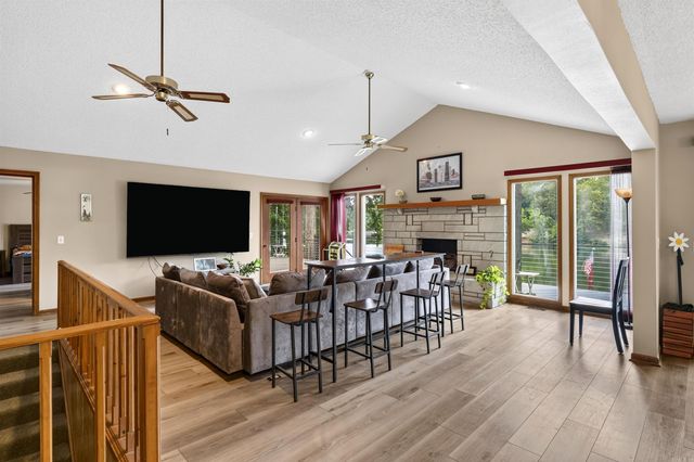 7 Llana Lane, Hot Springs Village, AR 71909