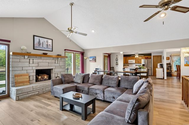 7 Llana Lane, Hot Springs Village, AR 71909
