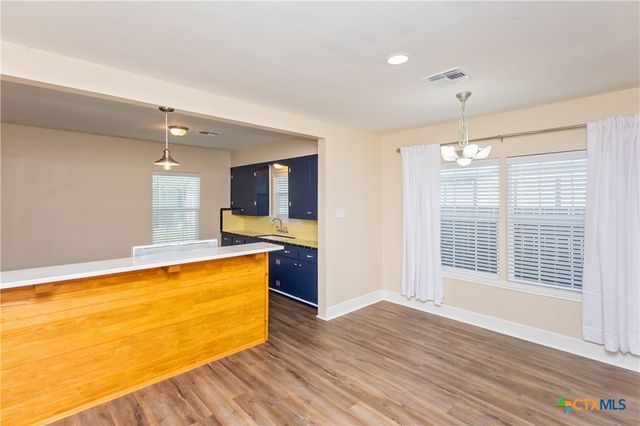 1903 E North Street, Victoria, TX 77901