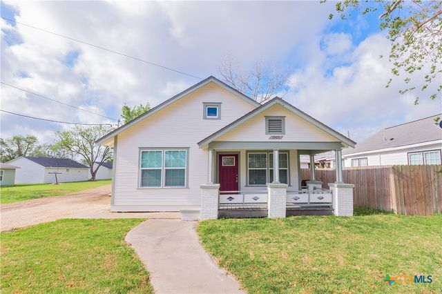 1903 E North Street, Victoria, TX 77901