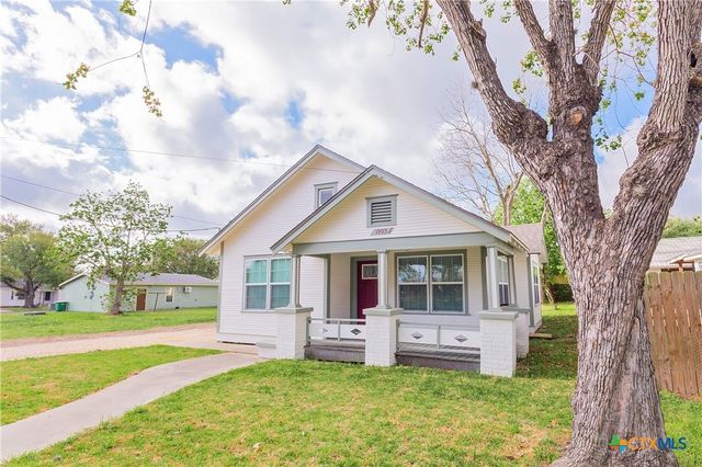 1903 E North Street, Victoria, TX 77901