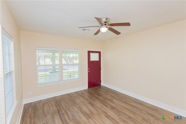 1903 E North Street, Victoria, TX 77901