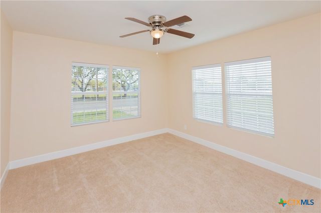 1903 E North Street, Victoria, TX 77901