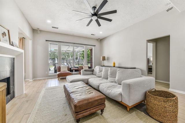 2864 Everett Drive, Friendswood, TX 77546