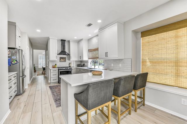 2864 Everett Drive, Friendswood, TX 77546