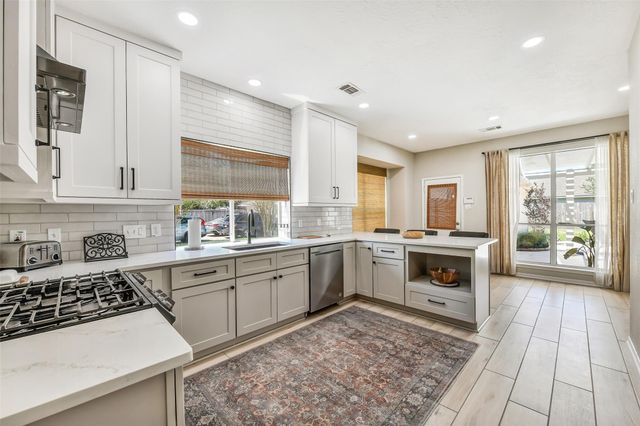 2864 Everett Drive, Friendswood, TX 77546