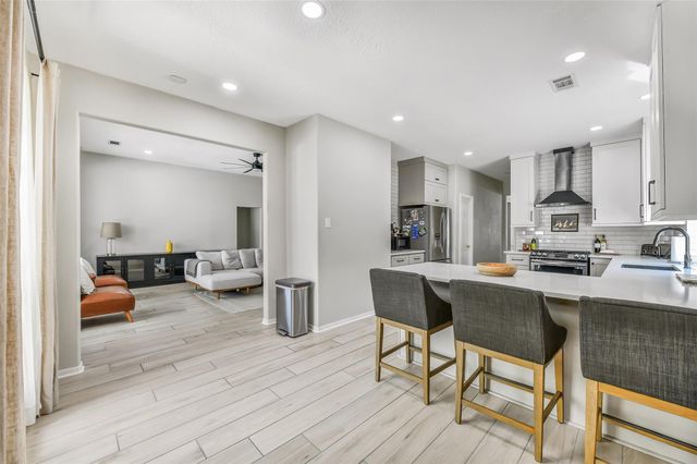 2864 Everett Drive, Friendswood, TX 77546