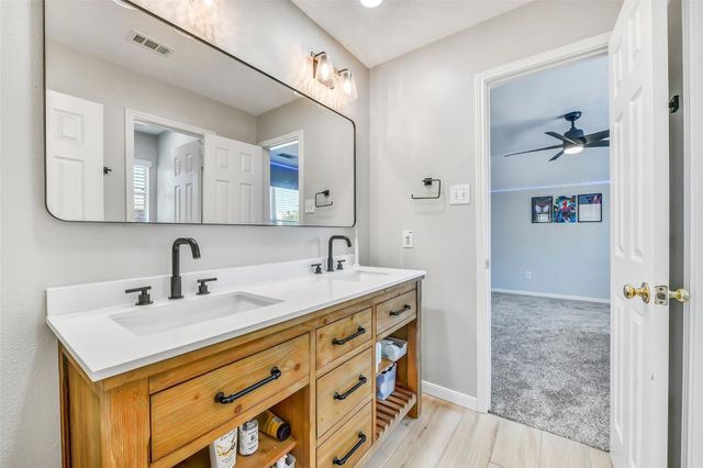 2864 Everett Drive, Friendswood, TX 77546