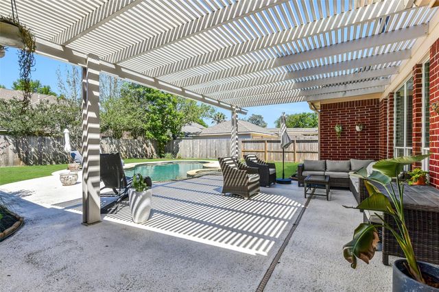 2864 Everett Drive, Friendswood, TX 77546