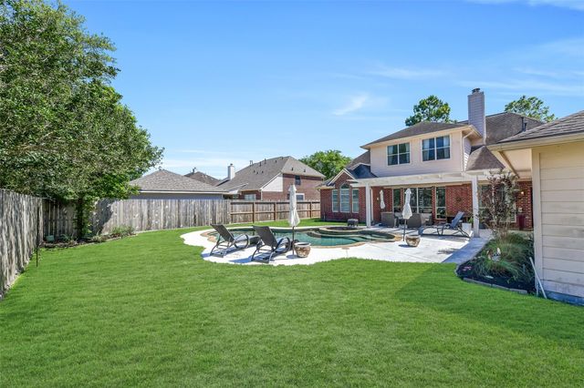 2864 Everett Drive, Friendswood, TX 77546