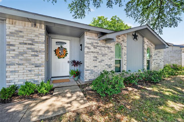 5917 Maple Lane, Rowlett, TX 75089