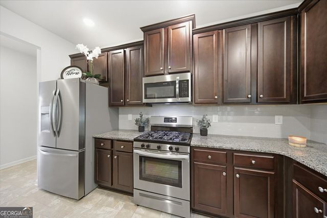 206 Pincourt Loop, Griffin, GA 30223