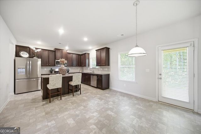206 Pincourt Loop, Griffin, GA 30223