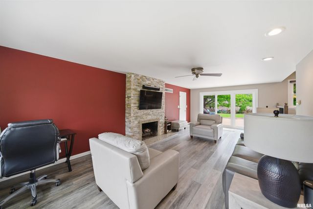 202 E HANOVER Place, Peoria, IL 61614
