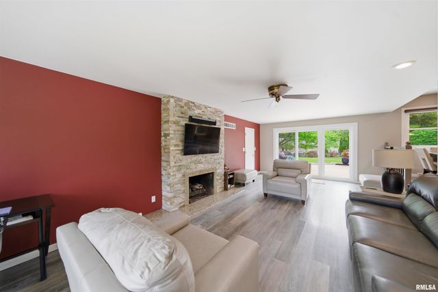 202 E HANOVER Place, Peoria, IL 61614