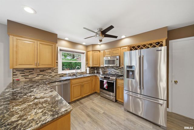 202 E HANOVER Place, Peoria, IL 61614
