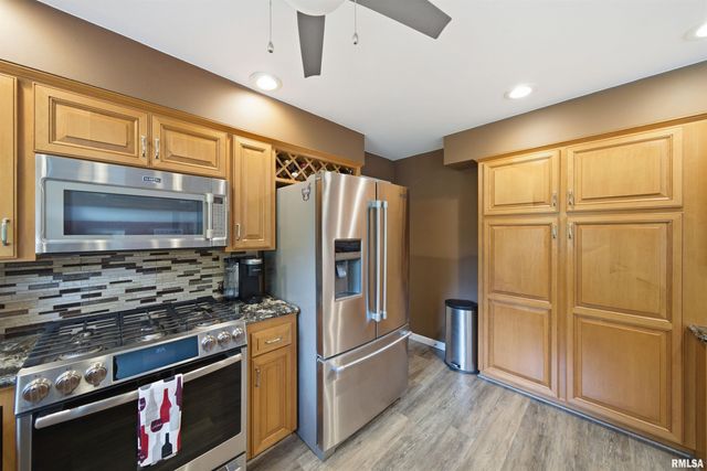 202 E HANOVER Place, Peoria, IL 61614