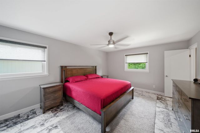 202 E HANOVER Place, Peoria, IL 61614