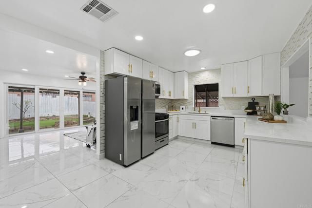 345 S 2nd Street, El Cajon, CA 92019