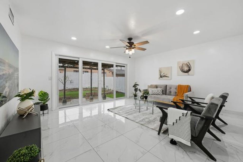 345 S 2nd Street, El Cajon, CA 92019