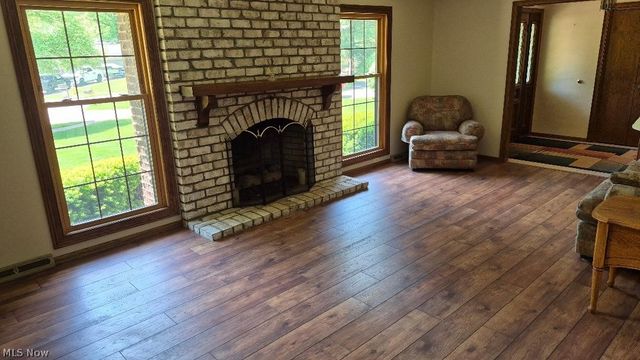 410 Breezewood Circle, Wadsworth, OH 44281