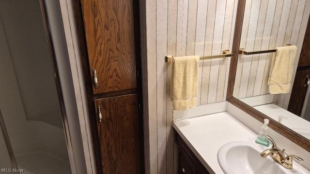 410 Breezewood Circle, Wadsworth, OH 44281