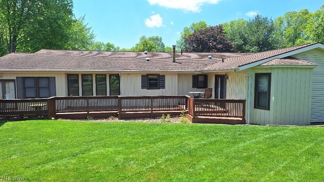 410 Breezewood Circle, Wadsworth, OH 44281