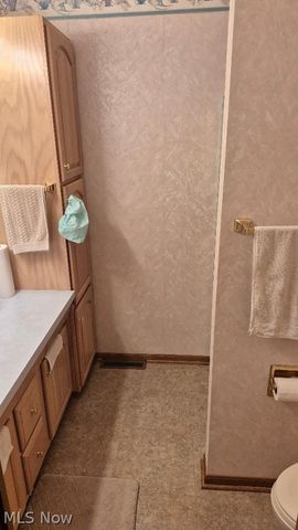 410 Breezewood Circle, Wadsworth, OH 44281